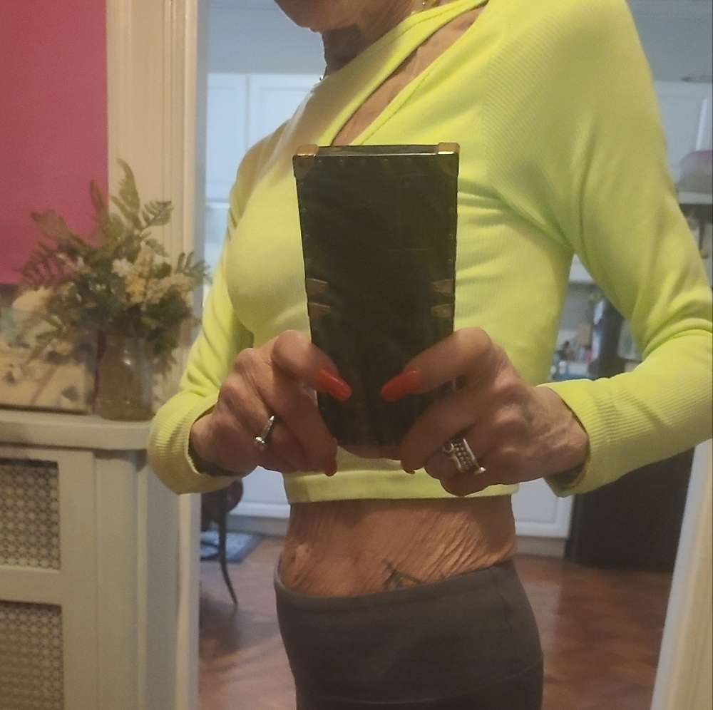 NWOT AURO WORKOUT CROPPED TOP LIME GREEN XXS hp🔥🔥🔥🔥 - Picture 5 of 8